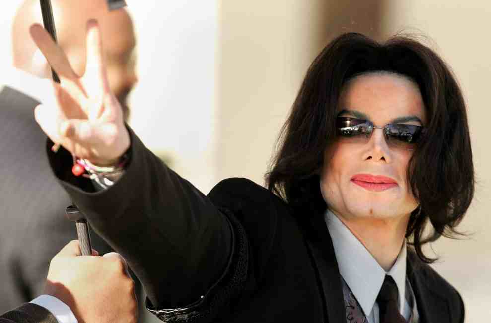 Michael Jackson giving peace sign