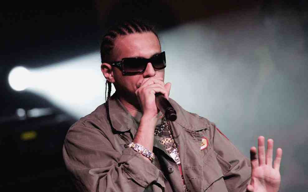 Sean Paul performing