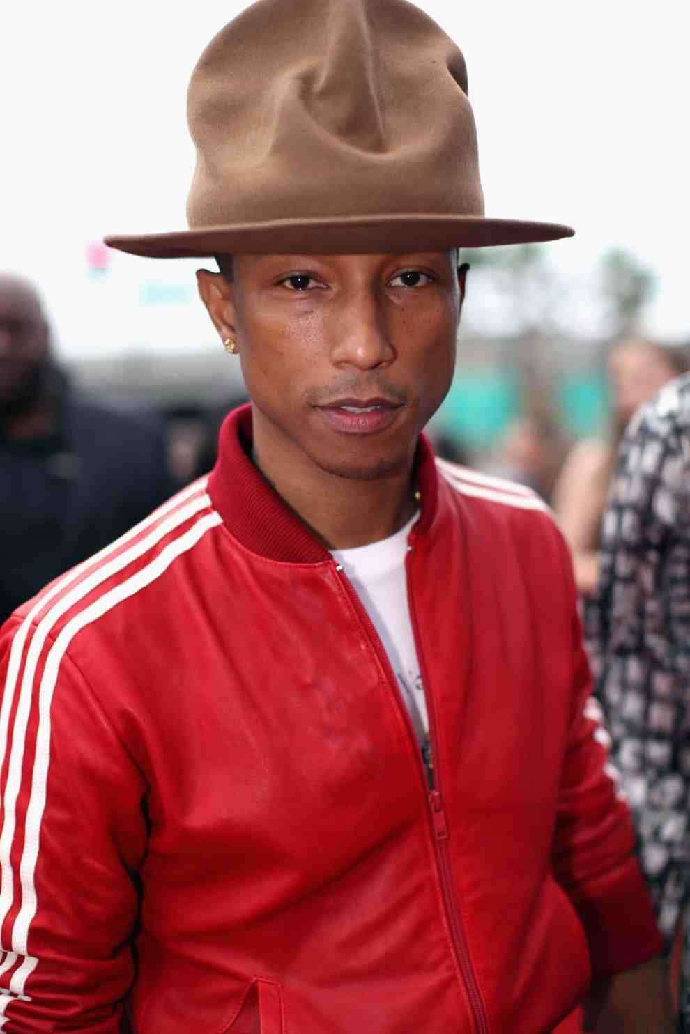 Pharell at Gramys wearing large hat