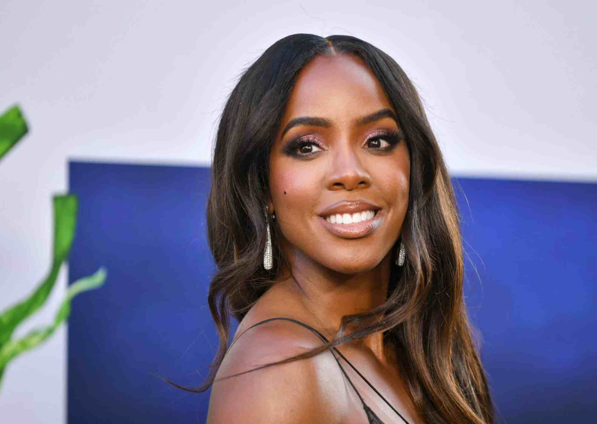 Kelly Rowland Goes Braless In Completely Sheer Outfit ‘lawd Have Mercy’