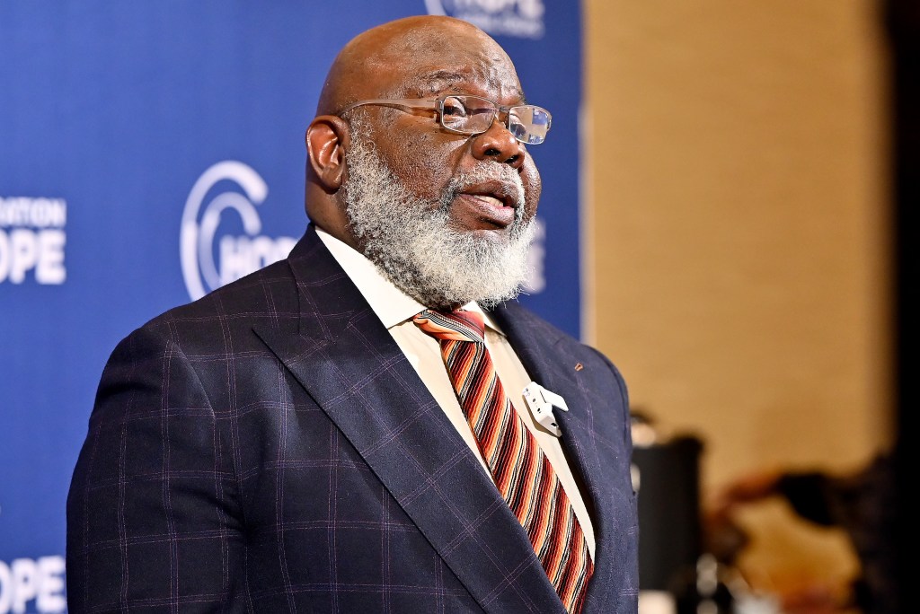 Bishop T.D. Jakes Mentioned In Diddy’s Producer Lawsuit