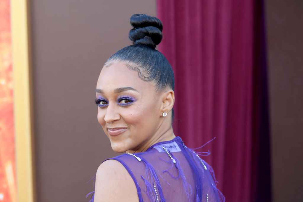 Tia Mowry Poses In Revealing Bathing Suit, Shows Off Her Curves: 'On A ...