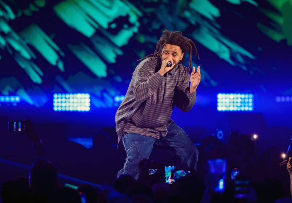 J. Cole Apologizes To Kendrick Lamar Over “7 Minute Drill” At Dreamville Fest