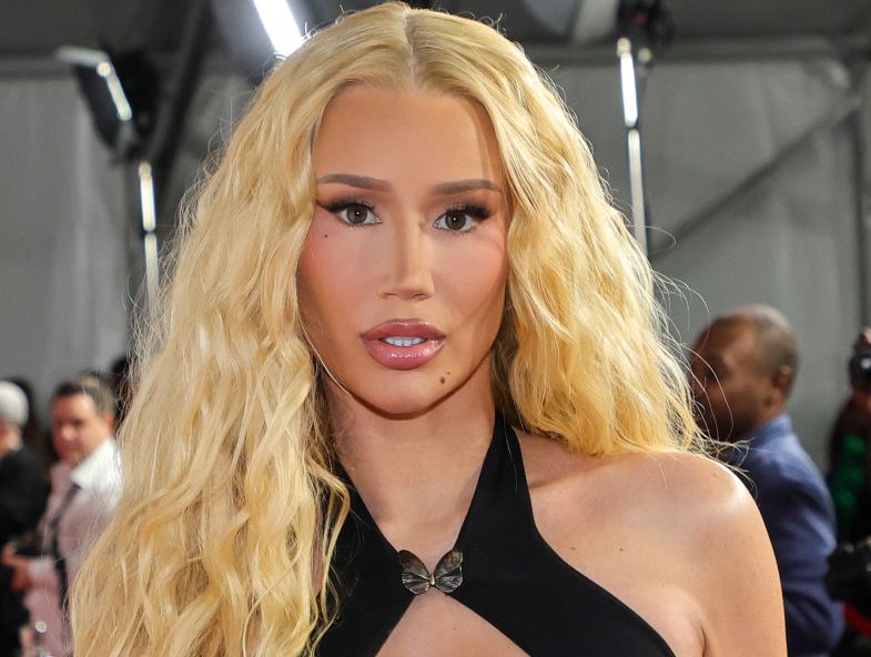 Iggy Azalea Claps Back At Hulk Hogan Over Crypto Comments