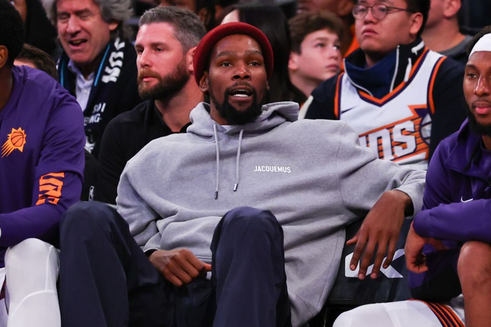 Kevin Durant #35 of the Phoenix Suns during the game against the New York Knicks at Madison Square Garden on November 26, 2023 in New York City. NOTE TO USER: User expressly acknowledges and agrees that, by downloading and or using this photograph, User is consenting to the terms and conditions of the Getty Images License Agreement.