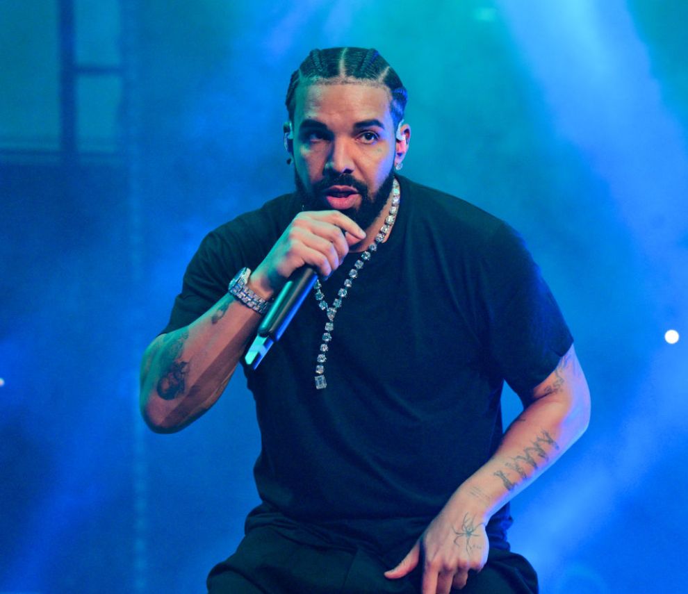 Rapper Drake performs onstage during "Lil Baby & Friends Birthday Celebration Concert" at State Farm Arena on December 9, 2022 in Atlanta, Georgia.