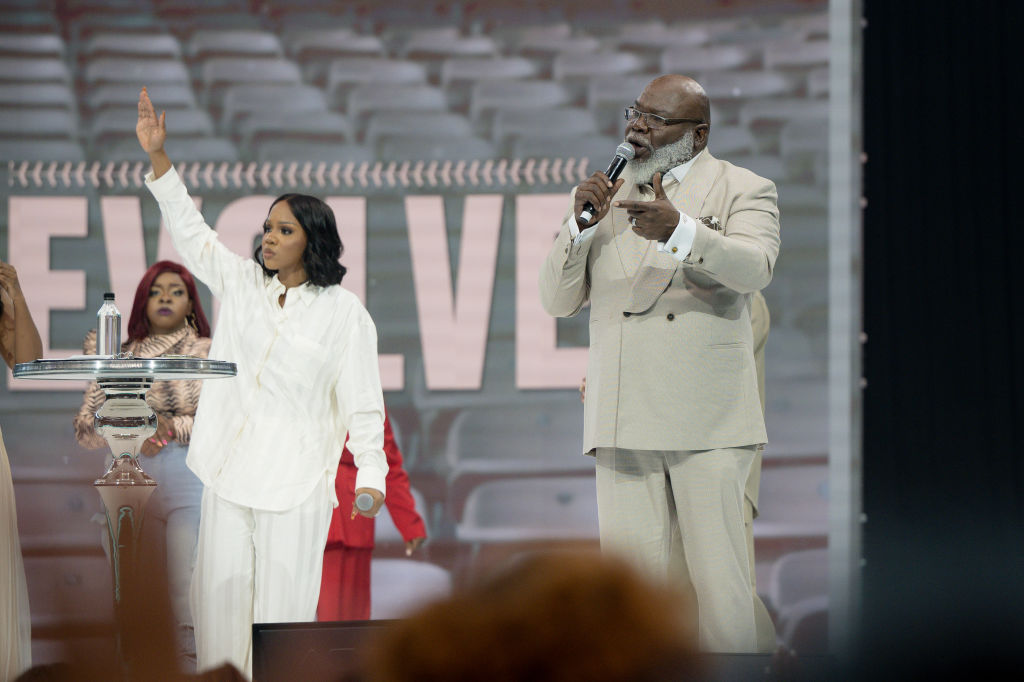 Sarah Jakes Speaks Out After T.D. Jakes’ Medical Emergency